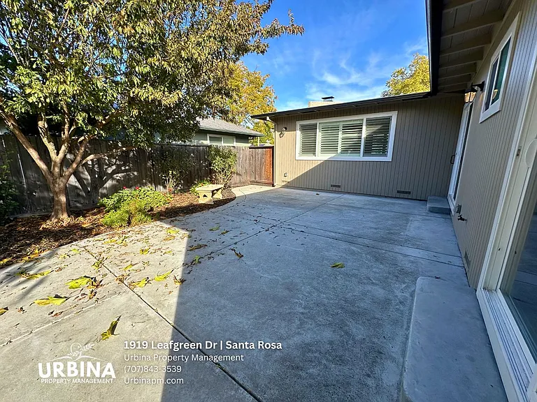 1919 Leafgreen Dr — Photo 20