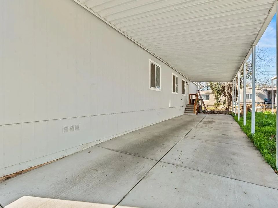 1st image of 217 Village Cir #217