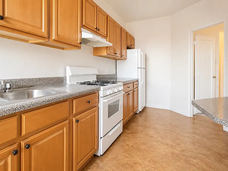 515 Avenue I #101 — Photo 4