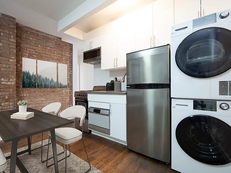 13 Essex St #12 — Photo 2