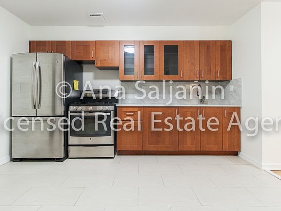 4th image of 3104 37th St #2