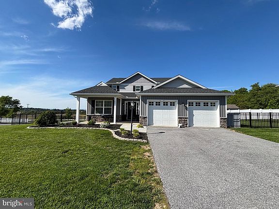 2nd image of 100 Eagle Rd