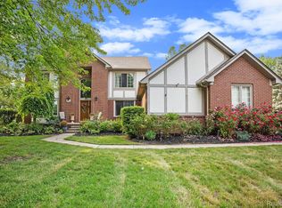 14881 Chatham Dr, Shelby Township, MI 48315