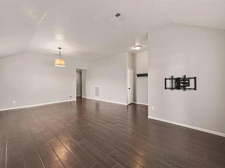 22619 Old Church Ln — Photo 6