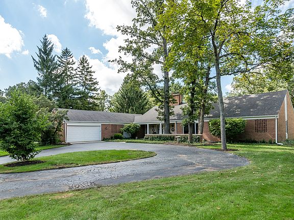 2nd image of 1174 Oak Knoll Dr