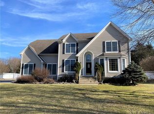 51 Coppergate Ln, Warwick, NY 10990