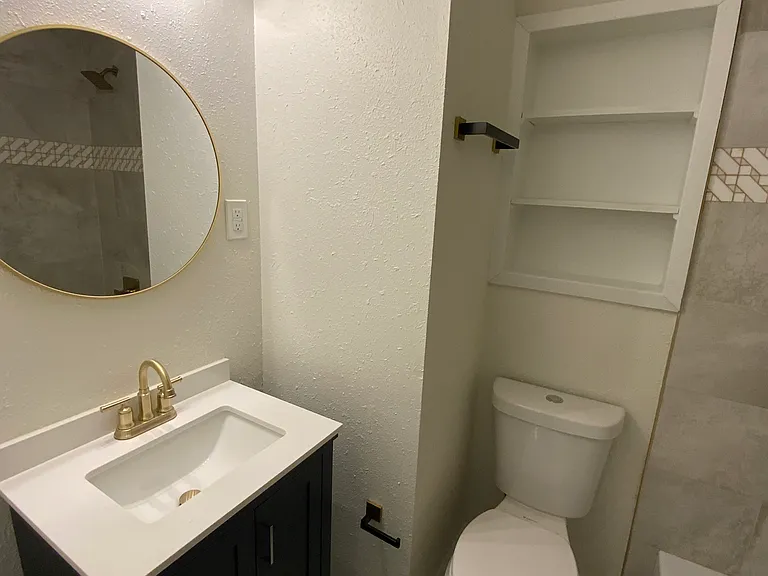 2729 Woodlawn Ter — Photo 3