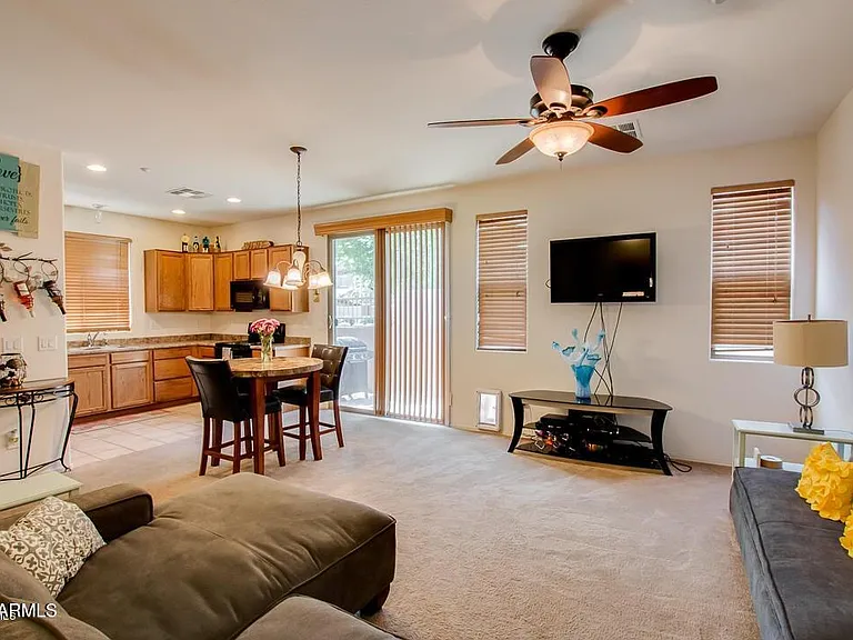 3317 E Loma Vista St — Photo 3