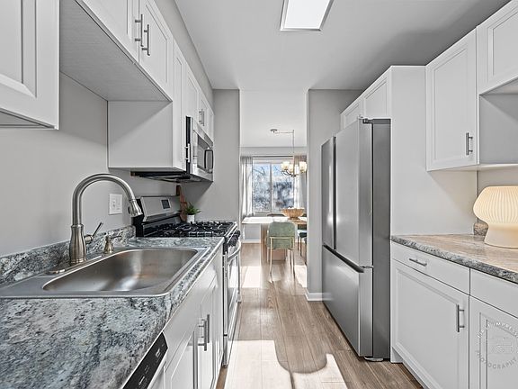 4th image of 2924 Roberts Dr APT 8