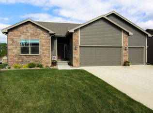 2607 NE Chevalia Ct, Grimes, IA 50111
