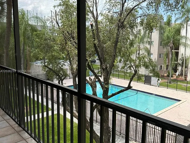 8420 SW 133rd Avenue Road 307 #307 — Photo 12