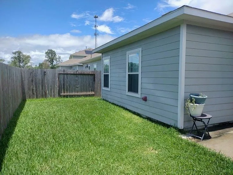 25392 Northpark Lake Dr — Photo 4