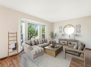 733 Johns Rd NW, Edmonton, AB T6L 6P3