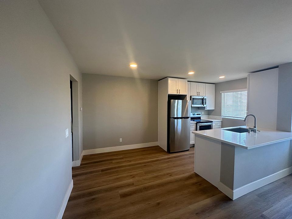 1st image of 3162 Monroe Ave #30