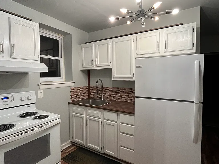 828 N Pine St #1 — Photo 3