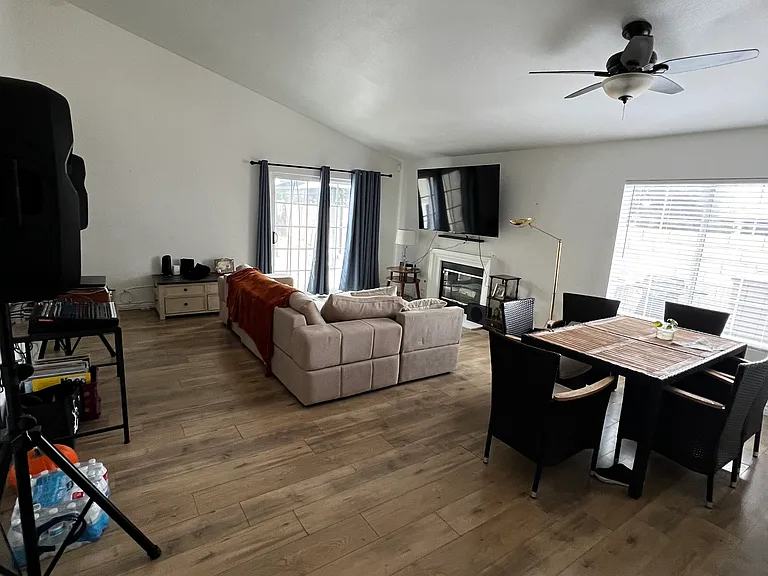 1308 Cherie Ct — Photo 5