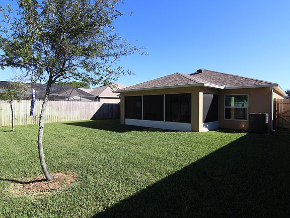 5th image of 136 Mason Dr