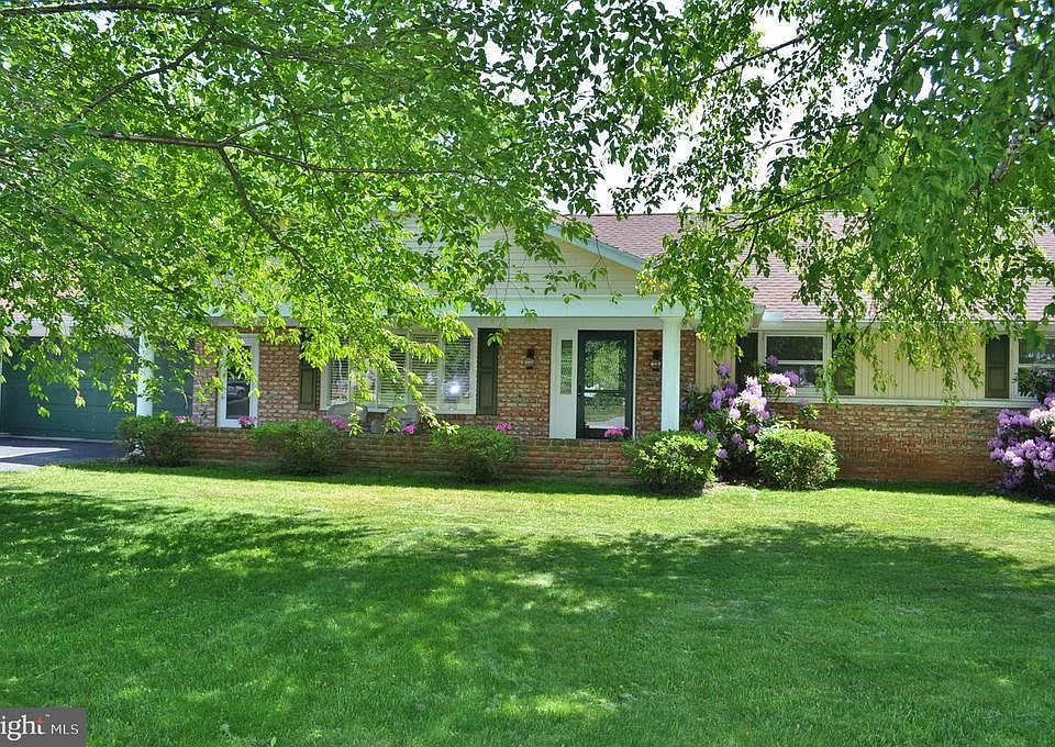 1st image of 381 Valley Rd