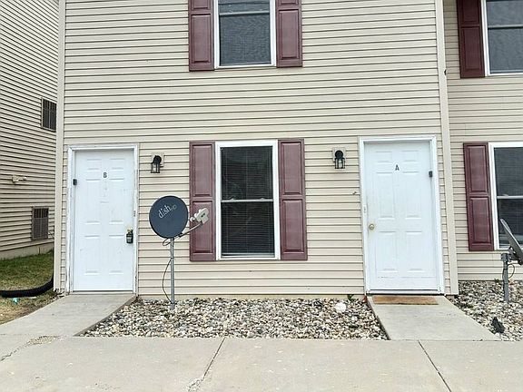 3rd image of 251 Woodridge Ct APT A