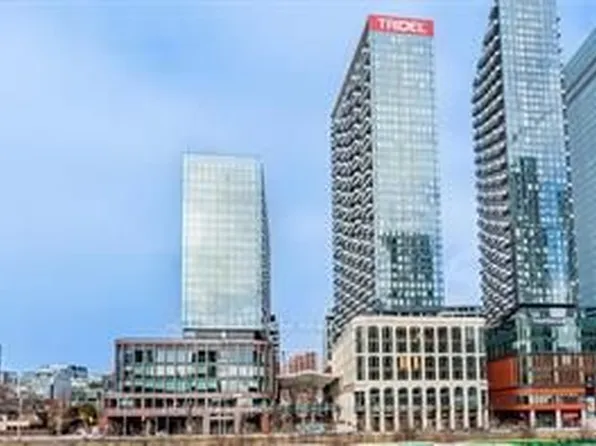 480 Front St W #914, Toronto, ON M5V 0V5
