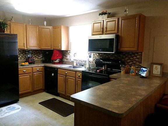 4th image of 408 Cleveland Ct