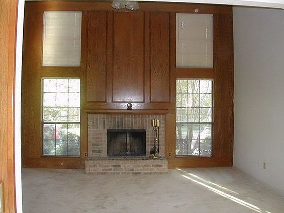 4th image of 1512 Livingston Dr