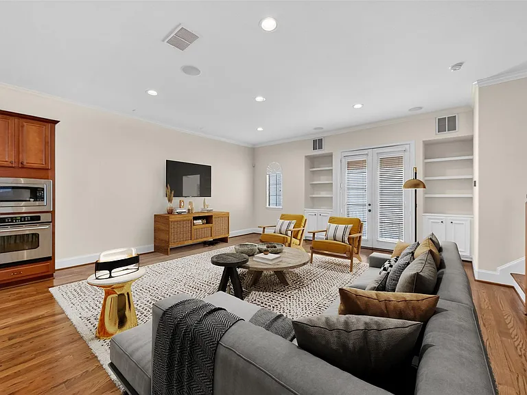5305 Lillian St #B — Photo 11