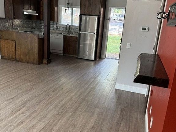 3rd image of 1200 Wildwood Ave #1