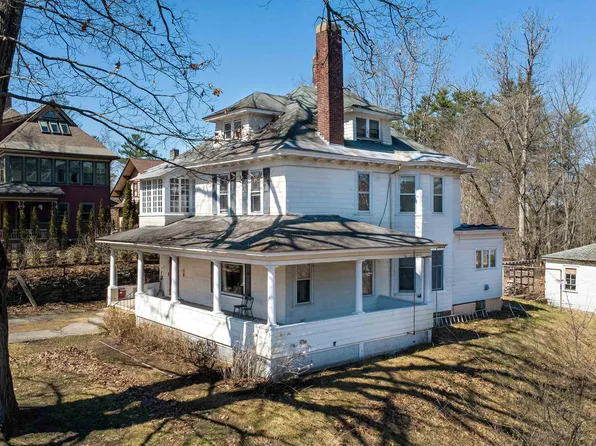 37 Edgehill Road, St. Johnsbury, VT 05819