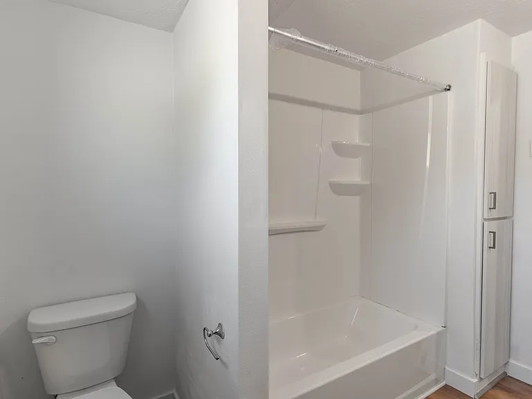 2x1 Bathroom 2x1 Bathroom