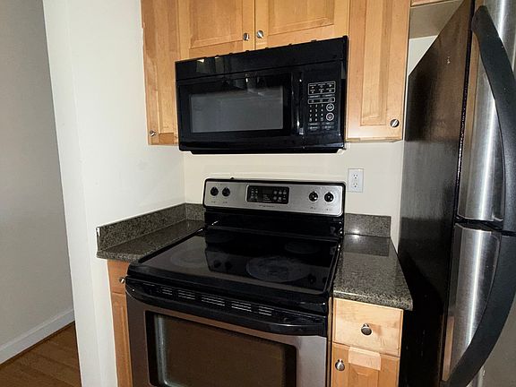 4th image of 1414 W Marshall St APT 406