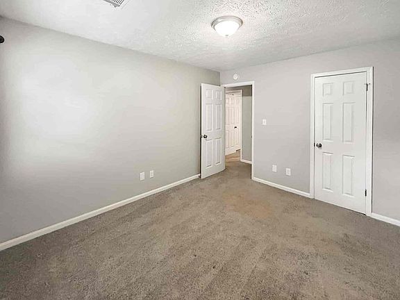 3rd image of 125 Pilgrim Ln
