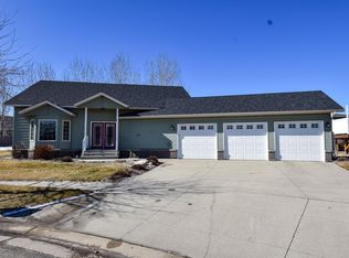 913 41st Ave S, Moorhead, MN 56560