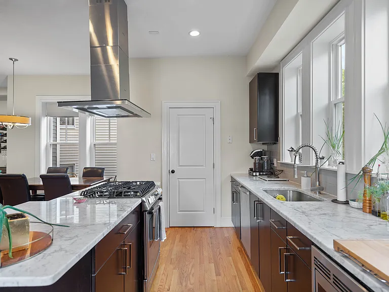 73 Sawyer Ave #3 — Photo 2