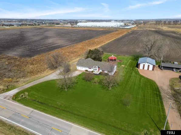 26110 W Maple Rd, Waterloo, NE 68069