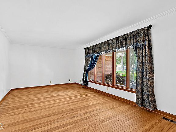 4th image of 798 N 12th St