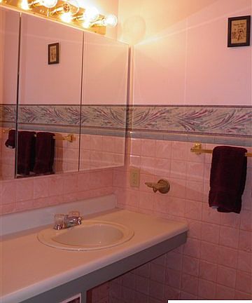 5th image of 1102 Arapahoe St