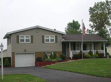 1st image of 10 Imperial Dr