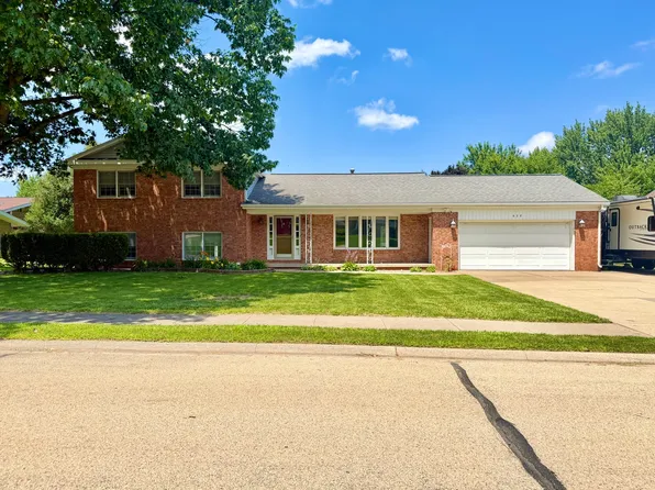 628 12th Ave N, Clinton, IA 52732