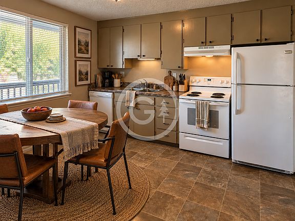 2nd image of 1213 S 16th Ave APT 5