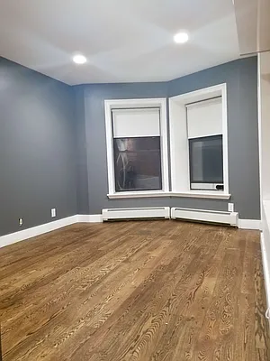 Rented by Perl Group Real Estate | media 10