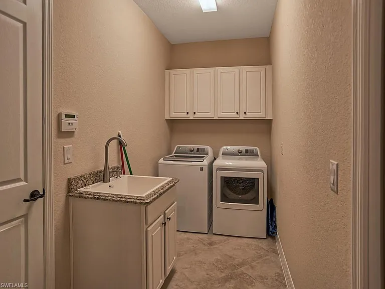 2850 Aviamar Cir — Photo 20