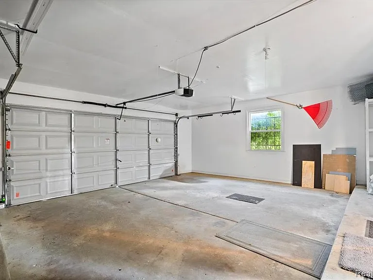 5476 Van Ness Dr — Photo 44