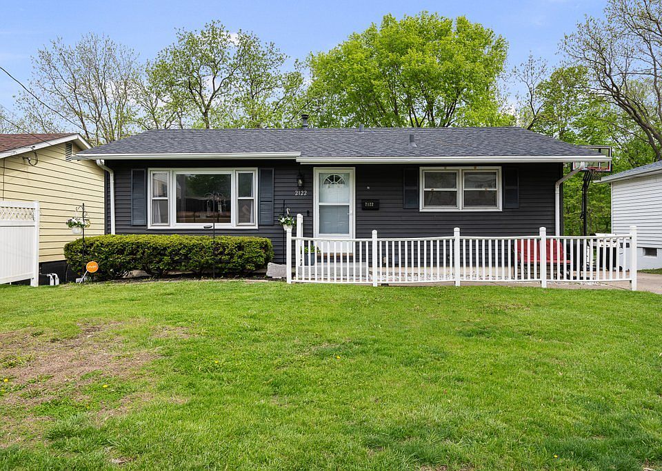 1st image of 2122 Cody St