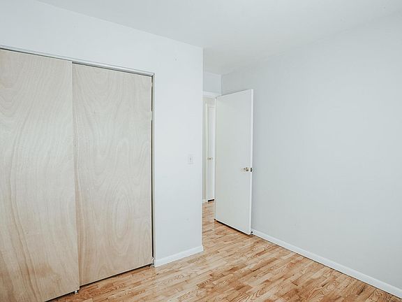 5th image of 2212 Bryant Ave S #65cfbd40e