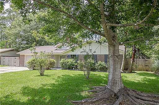 1st image of 3305 Queen Elizabeth Dr