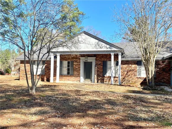 107 Deerbrook Trl, Pineville, LA 71360