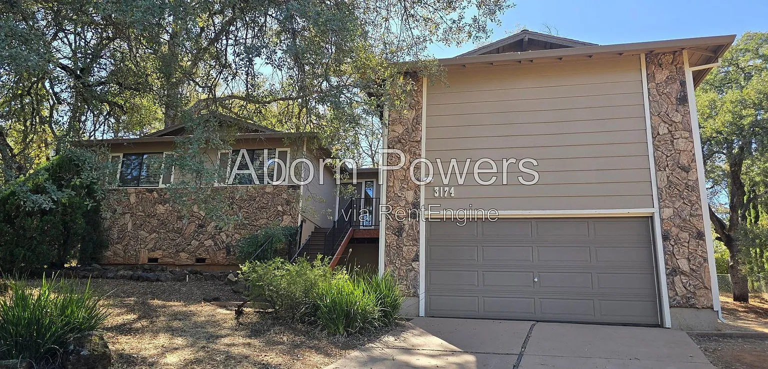 3 bed, 2.0 bath, 1600 sqft, $3,395 — Photo 1