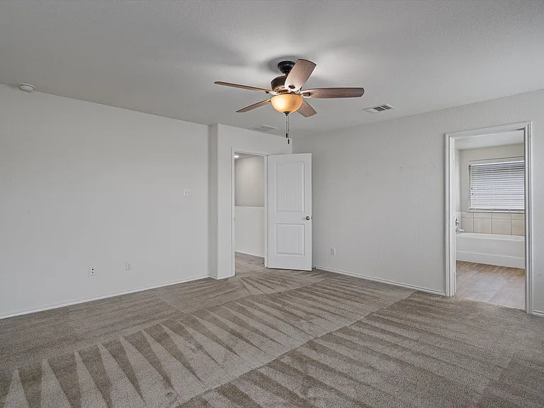 2950 E Old Settlers Blvd #37 — Photo 21