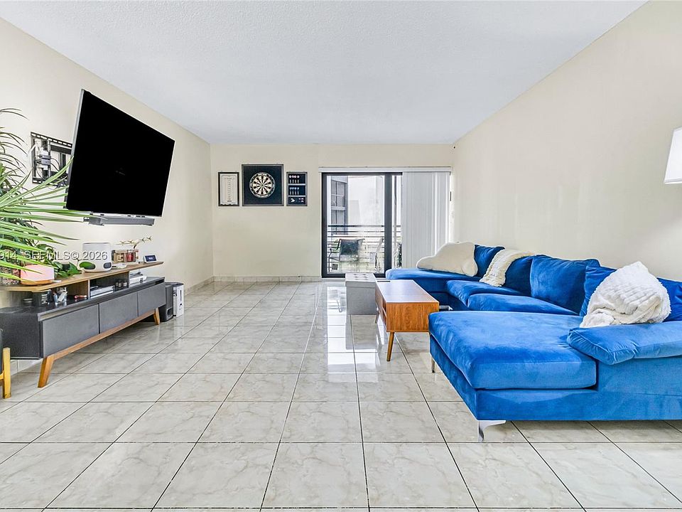 1st image of 4040 N Hills Dr APT 20